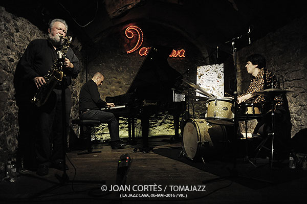 INSTANTZZ: 18è Festival Jazz Vic: Parker-Fernández-Sans Trio (La Jazz Cava, Vic -Barcelona-. 2016-05-06) [Galería fotográfica] 3