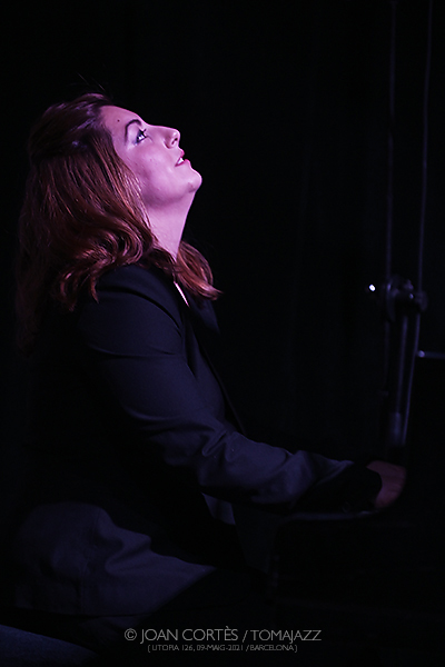 INSTANTZZ: Karen Lugo & Mélodie Gimard “Entròpic” (Cicle de Música a l’Hora del Vermut / Utopia 126, Barcelona. 2021-05-09) [Galería fotográfica AKA Fotoblog de jazz, impro… y algo más] Por Joan Cortès 6