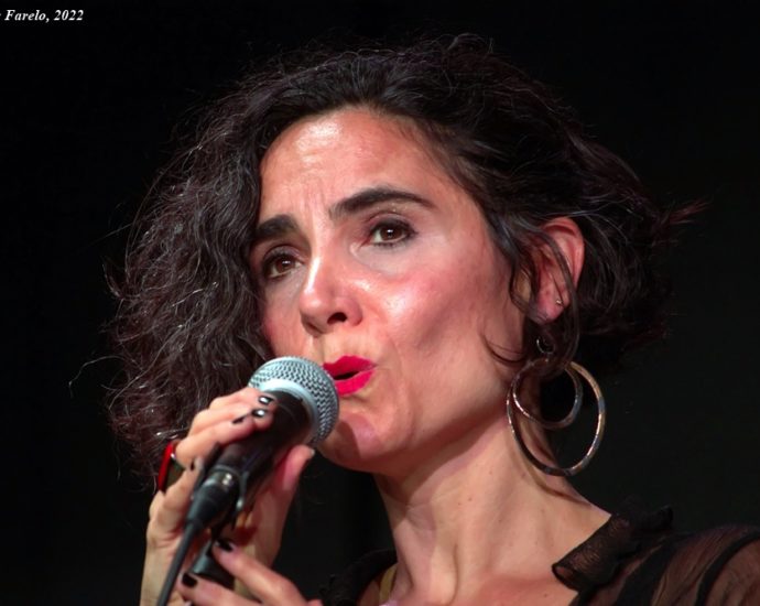 Mariana Accinelli - Diego Capa Dúo "Tiempo en el tiempo" (Centro Cultural Valdebernardo, Vicálvaro, Madrid. 2022-03-11) Por Enrique Farelo [INSTANTZZ AKA Galería fotográfica AKA Fotoblog de jazz, impro… y algo más]