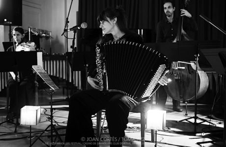 Edurne Arizu + JazzGranollers Ensemble (32è Jazz Granollers Festival, Casino de Granollers-Club de Ritme, Granollers -Barcelona-. 2022-04-08) Por Joan Cortès [INSTANTZZ AKA Galería fotográfica AKA Fotoblog de jazz, impro… y algo más]