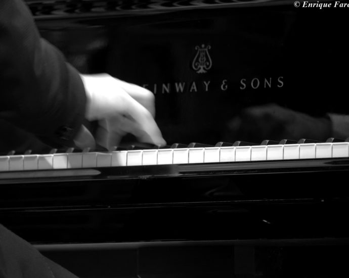 Alexis Morales y Calio Alonso "Canciones y estampas. Dos Orillas" (Real Academia de Bellas Artes de San Fernando, Salón de Actos, Madrid. 2022-06-22) Por Enrique Farelo [INSTANTZZ AKA Galería fotográfica AKA Fotoblog de jazz, impro… y algo más]