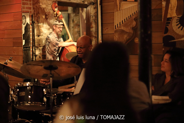 Ralph Alessi - John Hebert - Billy Drummond (Mezzrow, Nueva York. 2022-10-13) Por José Luis Luna Rocafort [INSTANTZZ] 9