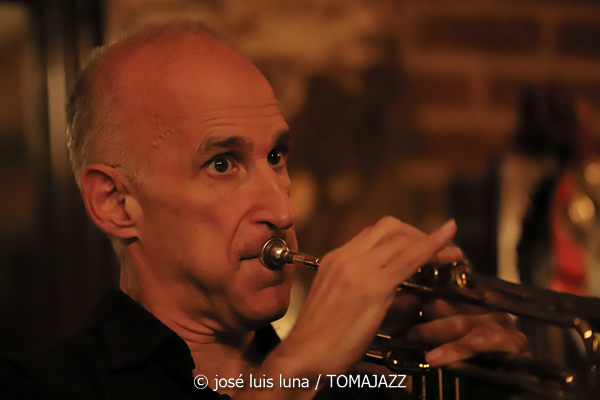 Ralph Alessi - John Hebert - Billy Drummond (Mezzrow, Nueva York. 2022-10-13) Por José Luis Luna Rocafort [INSTANTZZ] 12