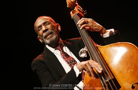 Ron Carter Foursight (55è Voll-Damm Festival Jazz Barcelona 2023, Conservatori del Liceu, 2023-11-09. Barcelona) [VII] Por Joan Cortès [INSTANTZZ AKA Galería fotográfica AKA Fotoblog de jazz, impro… y algo más] - Tomajazz 9.0 - Ron Carter Foursight actuó en el 55è Voll-Damm Festival Jazz Barcelona, en el Conservatori del Liceu, el 9 de noviembre de 2023. Joan Cortès al veterano contrabajista con su Foursight en INSTANTZZ.