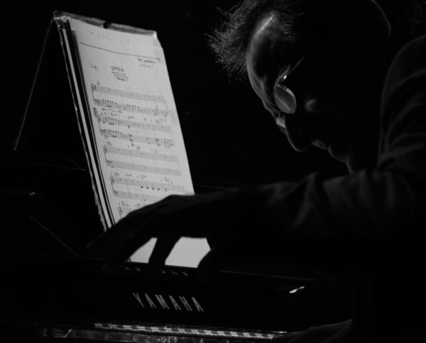 Afro Blue (XXX Jazz Tardor 2023. Festival de Jazz de Lleida. Cafè del Teatre, Lleida. 2023-11-03) Por Joan Abella [INSTANTZZ AKA Galería fotográfica AKA Fotoblog de jazz, impro… y algo más] - Tomajazz 9.0 - Afro Blue, 25 Anys I Coda: Concert de Comiat, actuaron en el XXX Jazz Tardor. Festival de Jazz de Lleida, el 3 de noviembre de 2023 en el Cafè del Teatre. Joan Abella retrata en INSTANTZZ al grupo en su gira de despedida.