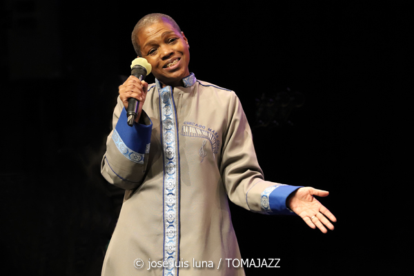 Chicago Mass Choir (XVI Jazz Voyeur Festival 2023. Trui Teatre, Palma de Mallorca. 2023-12-14) Por José Luis Luna Rocafort [INSTANTZZ AKA Galería fotográfica AKA Fotoblog de jazz, impro… y algo más] - Tomajazz - Chicago Mass Choir actuó en el XVI Jazz Voyeur Festival, en Trui Teatre de Palma de Mallorca, el 14 de diciembre de 2023. José Luis Luna Rocafort retrató en INSTANTZZ el concierto.