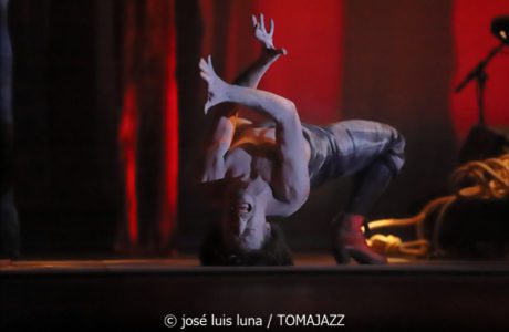 Jesús Carmona (III Festival Paco de Lucía Mallorca. Auditorium Palma. 2024-03-13) Por José Luis Luna Rocafort [Flamencura AKA INSTANTZZ AKA Galería fotográfica AKA Fotoblog de jazz, impro… y algo más] - Tomajazz - Jesús Carmona actuó en el III Festival Paco de Lucía Mallorca, en el Auditorium Palma, el 13 de marzo de 2024-03-13. José Luis Luna Rocafort lo retrata por medio de una Flamencura en INSTANTZZ. Actuaron Jesús Carmona, Manu Masaedo