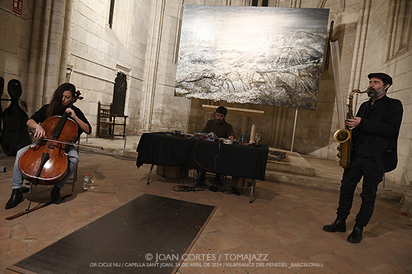 Fèlix-Chant-Faraldo “Homenatge a Marianne Brull” (3r Nu -cicle de música i vins nus-, Capella St. Joan, 2024-04-24. Vilafranca del Penedès -Barcelona-) Por Joan Cortès [INSTANTZZ AKA Galería fotográfica AKA Fotoblog de jazz, impro… y algo más] - Tomajazz - El trío Fèlix-Chant-Faraldo realizó un “Homenatge a Marianne Brull” en el 3r Nu -cicle de música i vins nus-, en Vilafranca del Penedès -Barcelona-, el 24 de abril de 2024. Joan Cortès lo re[INSTANTZZ AKA Galería fotográfica AKA Fotoblog de jazz, impro… y algo más]
