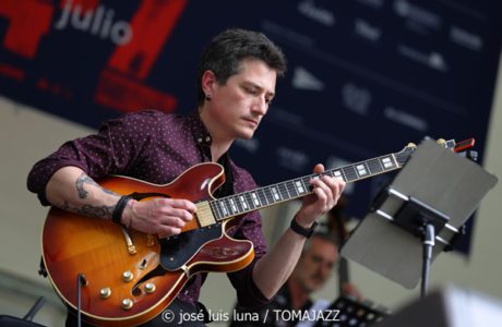 Raül Vera (47 Festival de Jazz de Vitoria - Gasteiz. 2024-07-13) Por José Luis Luna Rocafort [INSTANTZZ AKA Galería fotográfica AKA Fotoblog de jazz, impro… y algo más] - Tomajazz