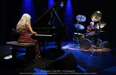 Sophie Domancich & Simon Goubert “Twofold Head” (13ème Les Émouvantes / Conservatoire Pierre Barbizet, 2024-09-20. Marsella, Francia) [III] Por Joan Cortès [INSTANTZZ AKA Galería fotográfica AKA Fotoblog de jazz, impro… y algo más] - Tomajazz - Sophie Domancich & Simon Goubert “Twofold Head” actuaron en 13ème Les Émouvantes en   Marsella, Francia, el 20 de septiembre de 2024. Joan Cortès los retrata en INSTANTZZ