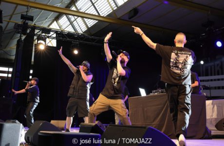 WRTH (47 Festival de Jazz de Vitoria - Gasteiz. 2024-07-21) Por José Luis Luna Rocafort [INSTANTZZ AKA Galería fotográfica AKA Fotoblog de jazz, impro… y algo más] - Tomajazz - El colectivo WRTH actuó en el 47 Festival de Jazz de Vitoria - Gasteiz, el 21 de julio de 2024. José Luis Luna Rocafort los retrata en INSTANTZZ. Actuaron Xbeats, Shintoma, Kloy, Facun Flez, JaviDier, Eolo Andino, Nico Andino