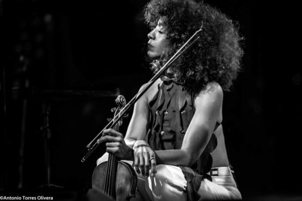 Yilian Cañizares Trío - Chucho Valdés “Irakere 50” (47 Festival de Jazz de Vitoria - Gasteiz. 2024-07-20) Por Antonio Torres (texto y fotos), y Pepe Mateos (fotos) [Concierto de jazz] - Tomajazz - Yilian Cañizares Trío - Chucho Valdés “Irakere 50” actuaron en la última jornada de abono en Mendizorroza en el Festival de Jazz de Vitoria - Gasteiz, el 20 de julio de 2024. Antonio Torres (texto y fotos), y Pepe Mateos (fotos) relatan y retratan los conciertos