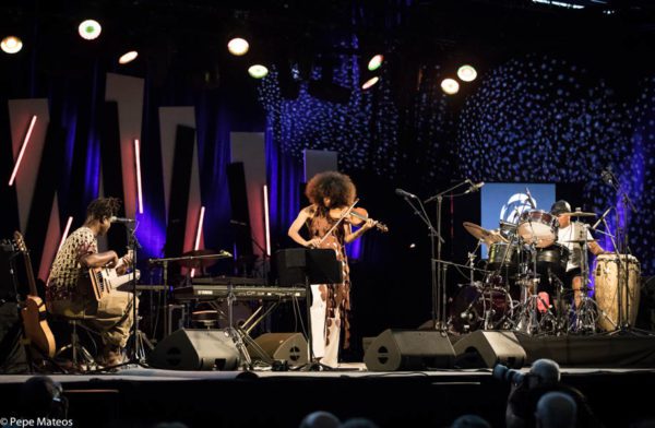 Yilian Cañizares Trío - Chucho Valdés “Irakere 50” (47 Festival de Jazz de Vitoria - Gasteiz. 2024-07-20) Por Antonio Torres (texto y fotos), y Pepe Mateos (fotos) [Concierto de jazz] - Tomajazz - Yilian Cañizares Trío - Chucho Valdés “Irakere 50” actuaron en la última jornada de abono en Mendizorroza en el Festival de Jazz de Vitoria - Gasteiz, el 20 de julio de 2024. Antonio Torres (texto y fotos), y Pepe Mateos (fotos) relatan y retratan los conciertos