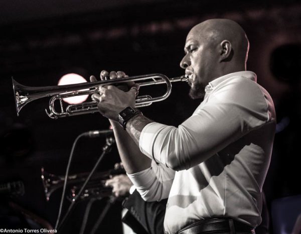 Yilian Cañizares Trío - Chucho Valdés “Irakere 50” (47 Festival de Jazz de Vitoria - Gasteiz. 2024-07-20) Por Antonio Torres (texto y fotos), y Pepe Mateos (fotos) [Concierto de jazz] - Tomajazz - Yilian Cañizares Trío - Chucho Valdés “Irakere 50” actuaron en la última jornada de abono en Mendizorroza en el Festival de Jazz de Vitoria - Gasteiz, el 20 de julio de 2024. Antonio Torres (texto y fotos), y Pepe Mateos (fotos) relatan y retratan los conciertos