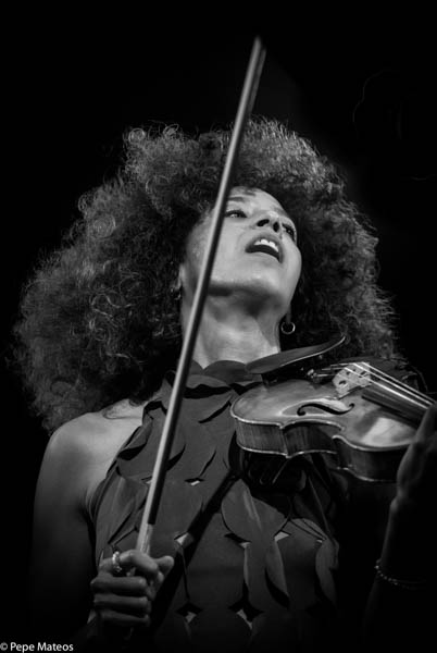 Yilian Cañizares Trío - Chucho Valdés “Irakere 50” (47 Festival de Jazz de Vitoria - Gasteiz. 2024-07-20) Por Antonio Torres (texto y fotos), y Pepe Mateos (fotos) [Concierto de jazz] - Tomajazz - Yilian Cañizares Trío - Chucho Valdés “Irakere 50” actuaron en la última jornada de abono en Mendizorroza en el Festival de Jazz de Vitoria - Gasteiz, el 20 de julio de 2024. Antonio Torres (texto y fotos), y Pepe Mateos (fotos) relatan y retratan los conciertos