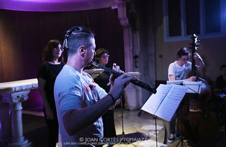 Inhumankind (LEM 2024 / Capella Sant Joan de Gràcia, 09-octubre-2024 / Barcelona) [III] Por Joan Cortès [INSTANTZZ AKA Galería fotográfica AKA Fotoblog de jazz, impro… y algo más] - Tomajazz - Inhumankind actuó en LEM 2024 de Barcelona, el 9 de octubre de 2024. Joan Cortès retrata al cuarteto en INSTANTZZ. Inhumankind son Pablo Selnik, Àlex Reviriego, Celeste Alías, Marta Valero