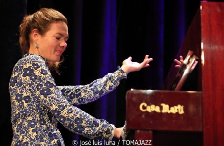 Kathrine Windfeld - Joan Garcías - Angelika Niescier - Teo Salvà (8º Alternatilla Jazz Festival 2024. Sa Congregació. Sa Pobla. 2024-12-08) Por José Luis Luna Rocafort [INSTANTZZ AKA Galería fotográfica AKA Fotoblog de jazz, impro… y algo más] - Tomajazz - Kathrine Windfeld - Joan Garcías - Angelika Niescier - Teo Salvà actuaron en el 8º Alternatilla Jazz Festival en Sa Pobla, el 8 de diciembre de 2024. José Luis Luna Rocafort los retrata en INSTANTZZ