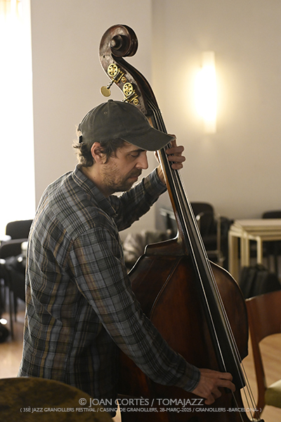 Jazz Granollers Ensemble “Trencadís #3” -ensayo general- (35è Jazz Granollers Festival / Casino de Granollers • Club de Ritme -Barcelona-) [V] Por Joan Cortès [INSTANTZZ AKA Galería fotográfica AKA Fotoblog de jazz, impro… y algo más] - Tomajazz - Jazz Granollers Ensemble “Trencadís #3” actuó en el 35 Jazz Granollers Festival, el 28 de marzo de 2025. Joan Cortès los retrata en el ensayo general en INSTANTZZ. Actuaron Gabriel Amargant, Marcel•lí Bayer, Lluc Casares, Pau Domènech, Edurne Arizu, Roger Santacana, Marc Cuevas, Joan Vidal, Dani Pérez, Tony Molina, Joan Sanmartí