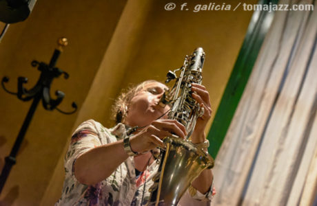 Parminter (Juan Sebastián Bar, Huesca. 2025-06-05) Por Fabio Galicia [INSTANTZZ AKA Galería fotográfica AKA Fotoblog de jazz, impro… y algo más] - Tomajazz - Parminter actuó el 5 de junio de 2025 en Juan Sebastián Bar de Huesca. Fabio Galicia repasa la actuación en INSTANTZZ. Parminter son Naná Rovira, Iván Santa, Carlos Ródenas, Alessandro Campobasso