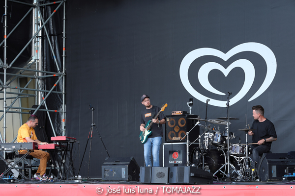 JazzyBIT (60 Festival de Jazz de San Sebastián 2025. 2025-07-24) Por José Luis Luna Rocafort [INSTANTZZ AKA Galería fotográfica AKA Fotoblog de jazz, impro… y algo más] - Tomajazz - JazzyBIT actuó en el 60 Festival de Jazz de San Sebastián 2025. José Luis Luna Rocafort lo retrata en INSTANTZZ. Actuaron Teodor Pop, Mihai Moldoveanu, Szabó Csongor-Zsolt