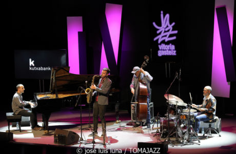 Move (48 Festival de Jazz de Vitoria. 2025-07-14) Por José Luis Luna Rocafort [INSTANTZZ AKA Galería fotográfica AKA Fotoblog de jazz, impro… y algo más] - Tomajazz - El cuarteto Move actuó en el 48 Festival de Jazz de Vitoria 2025. José Luis Luna Rocafort retrata la actuación en INSTANTZZ. Actuaron