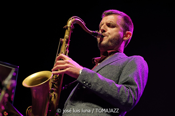 Move (48 Festival de Jazz de Vitoria. 2025-07-14) Por José Luis Luna Rocafort [INSTANTZZ AKA Galería fotográfica AKA Fotoblog de jazz, impro… y algo más] - Tomajazz - El cuarteto Move actuó en el 48 Festival de Jazz de Vitoria 2025. José Luis Luna Rocafort retrata la actuación en INSTANTZZ. Actuaron