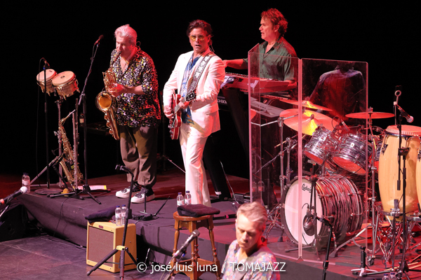 The Beach Boys (60 Festival de Jazz de San Sebastián 2025. 2025-07-23) Por José Luis Luna Rocafort [INSTANTZZ AKA Galería fotográfica AKA Fotoblog de jazz, impro… y algo más] - Tomajazz - The Beach Boys actuó en (60 Festival de Jazz de San Sebastián 2025. 2025-07-23) Por José Luis Luna Rocafort [INSTANTZZ