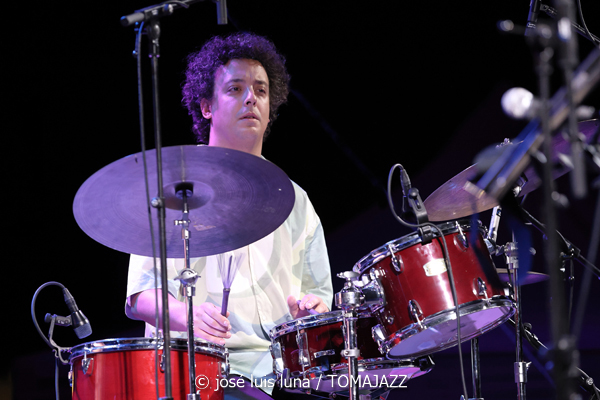 Daahoud Salim Quintet (31 Mallorca Jazz Sa Poble 2025. Parc Can Cirera Prim. Sa Pobla, Mallorca. 2025-08-05) Por José Luis Luna Rocafort [INSTANTZZ AKA Galería fotográfica AKA Fotoblog de jazz, impro… y algo más] - Tomajazz - Daahoud Salim Quintet actuó en el 31 Mallorca Jazz Sa Poble 2025. José Luis Luna Rocafort lo retrata en INSTANTZZ. Actuaron Daahoud Salim, Bruno Calvo, Tomeu Garcías, Hendrik Müller, Andreu Pitarch