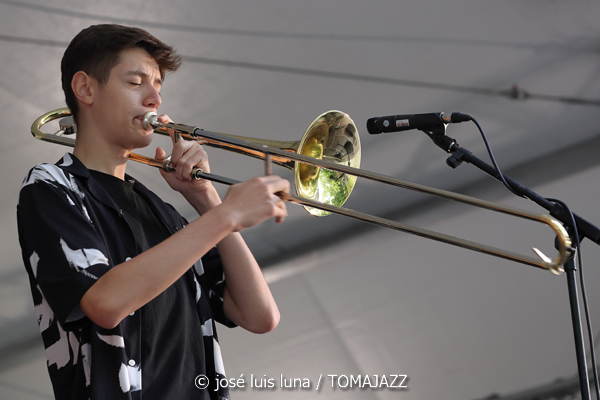 Bangbaduo (48 Festival de Jazz de Vitoria. 2025-07-12) Por José Luis Luna Rocafort [INSTANTZZ AKA Galería fotográfica AKA Fotoblog de jazz, impro… y algo más] - Tomajazz - Bangbaduo actuó en el 48 Festival de Jazz de Vitoria 2025. José Luis Luna Rocafort retrata en INSTANTZZ a Asier Gutiérrez, Marcos García