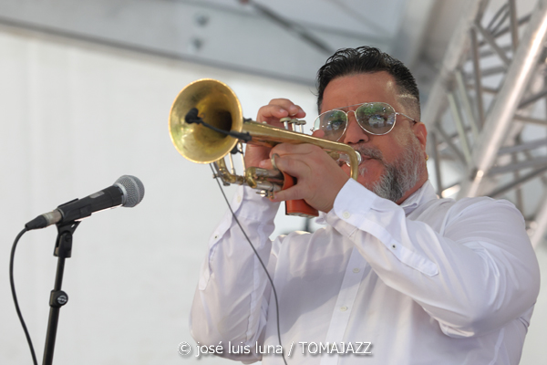 Septeto Santiaguero (48 Festival de Jazz de Vitoria. 2025-07-12) Por José Luis Luna Rocafort [INSTANTZZ AKA Galería fotográfica AKA Fotoblog de jazz, impro… y algo más] - Tomajazz - Septeto Santiaguero actuó en el 48 Festival de Jazz de Vitoria 2025. José Luis Luna Rocafort retrata al grupo en INSTANTZZ