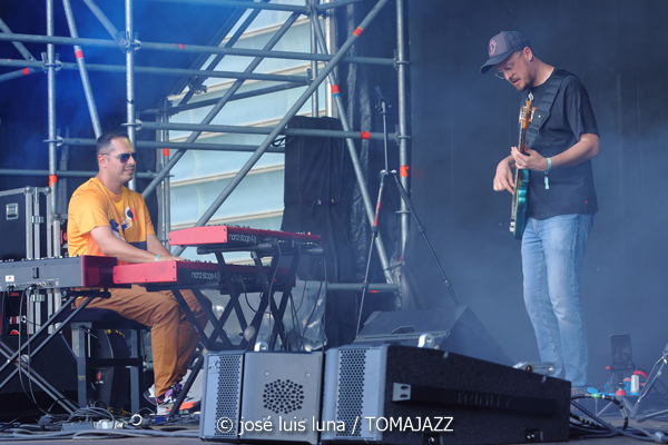 JazzyBIT (60 Festival de Jazz de San Sebastián 2025. 2025-07-24) Por José Luis Luna Rocafort [INSTANTZZ AKA Galería fotográfica AKA Fotoblog de jazz, impro… y algo más] - Tomajazz - JazzyBIT actuó en el 60 Festival de Jazz de San Sebastián 2025. José Luis Luna Rocafort lo retrata en INSTANTZZ. Actuaron Teodor Pop, Mihai Moldoveanu, Szabó Csongor-Zsolt