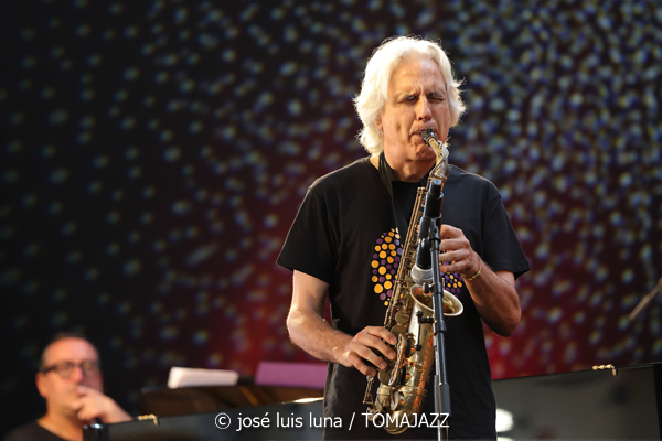 Clasijazz Big Band Orchestra: Charles Mingus Epitaph (48 Festival de Jazz de Vitoria. 2025-07-16) Por José Luis Luna Rocafort [INSTANTZZ AKA Galería fotográfica AKA Fotoblog de jazz, impro… y algo más] - Tomajazz - Clasijazz Big Band Orchestra interpretó Epitaph de Charles en el 48 Festival de Jazz de Vitoria de 2025-07-16) Por José Luis Luna Rocafort [INSTANTZZ