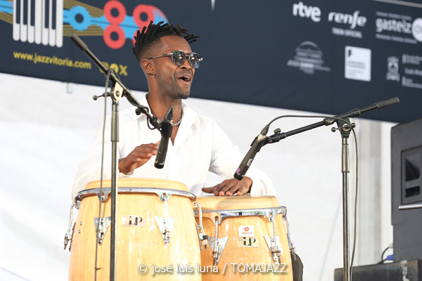 Septeto Santiaguero (48 Festival de Jazz de Vitoria. 2025-07-12) Por José Luis Luna Rocafort [INSTANTZZ AKA Galería fotográfica AKA Fotoblog de jazz, impro… y algo más] - Tomajazz - Septeto Santiaguero actuó en el 48 Festival de Jazz de Vitoria 2025. José Luis Luna Rocafort retrata al grupo en INSTANTZZ