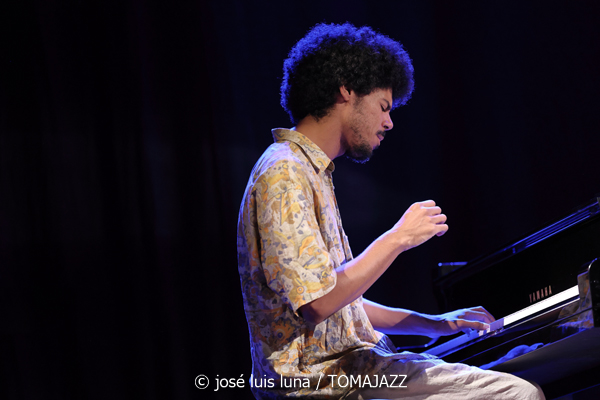 Daahoud Salim Quintet (31 Mallorca Jazz Sa Poble 2025. Parc Can Cirera Prim. Sa Pobla, Mallorca. 2025-08-05) Por José Luis Luna Rocafort [INSTANTZZ AKA Galería fotográfica AKA Fotoblog de jazz, impro… y algo más] - Tomajazz - Daahoud Salim Quintet actuó en el 31 Mallorca Jazz Sa Poble 2025. José Luis Luna Rocafort lo retrata en INSTANTZZ. Actuaron Daahoud Salim, Bruno Calvo, Tomeu Garcías, Hendrik Müller, Andreu Pitarch