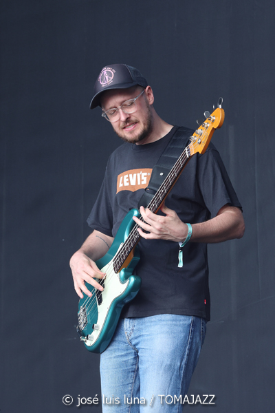 JazzyBIT (60 Festival de Jazz de San Sebastián 2025. 2025-07-24) Por José Luis Luna Rocafort [INSTANTZZ AKA Galería fotográfica AKA Fotoblog de jazz, impro… y algo más] - Tomajazz - JazzyBIT actuó en el 60 Festival de Jazz de San Sebastián 2025. José Luis Luna Rocafort lo retrata en INSTANTZZ. Actuaron Teodor Pop, Mihai Moldoveanu, Szabó Csongor-Zsolt
