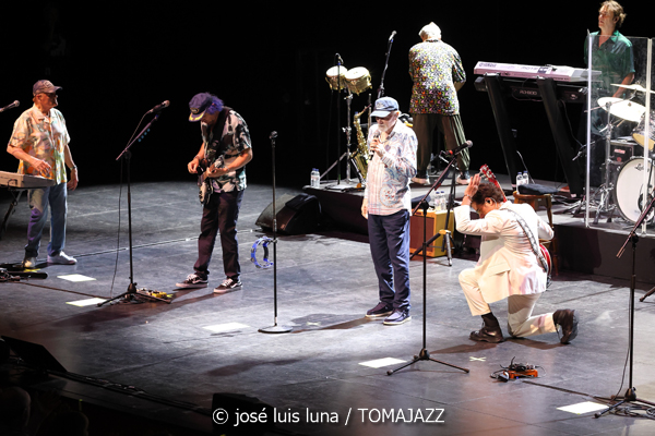 The Beach Boys (60 Festival de Jazz de San Sebastián 2025. 2025-07-23) Por José Luis Luna Rocafort [INSTANTZZ AKA Galería fotográfica AKA Fotoblog de jazz, impro… y algo más] - Tomajazz - The Beach Boys actuó en (60 Festival de Jazz de San Sebastián 2025. 2025-07-23) Por José Luis Luna Rocafort [INSTANTZZ