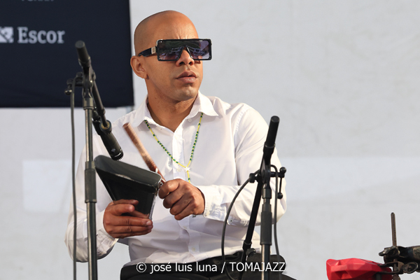 Septeto Santiaguero (48 Festival de Jazz de Vitoria. 2025-07-12) Por José Luis Luna Rocafort [INSTANTZZ AKA Galería fotográfica AKA Fotoblog de jazz, impro… y algo más] - Tomajazz - Septeto Santiaguero actuó en el 48 Festival de Jazz de Vitoria 2025. José Luis Luna Rocafort retrata al grupo en INSTANTZZ