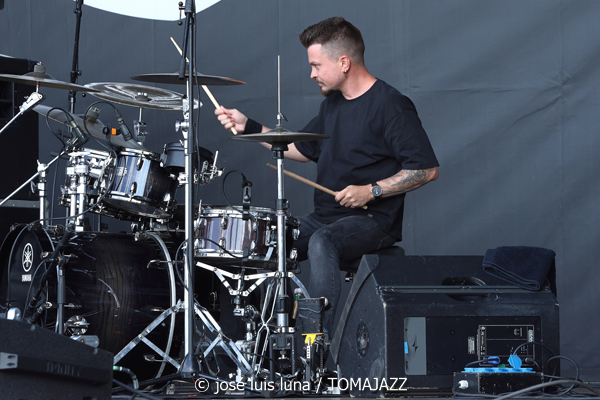 JazzyBIT (60 Festival de Jazz de San Sebastián 2025. 2025-07-24) Por José Luis Luna Rocafort [INSTANTZZ AKA Galería fotográfica AKA Fotoblog de jazz, impro… y algo más] - Tomajazz - JazzyBIT actuó en el 60 Festival de Jazz de San Sebastián 2025. José Luis Luna Rocafort lo retrata en INSTANTZZ. Actuaron Teodor Pop, Mihai Moldoveanu, Szabó Csongor-Zsolt