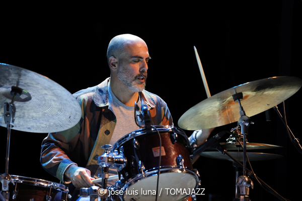 Move (48 Festival de Jazz de Vitoria. 2025-07-14) Por José Luis Luna Rocafort [INSTANTZZ AKA Galería fotográfica AKA Fotoblog de jazz, impro… y algo más] - Tomajazz - El cuarteto Move actuó en el 48 Festival de Jazz de Vitoria 2025. José Luis Luna Rocafort retrata la actuación en INSTANTZZ. Actuaron