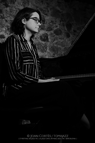 Primavera Femenina 2025 [II] Por Joan Cortès [INSTANTZZ AKA Galería fotográfica AKA Fotoblog de jazz, impro… y algo más] - Tomajazz - Segunda parte del Primavera Femenina 2025, con una selección de retratos de Joan Cortès. Con