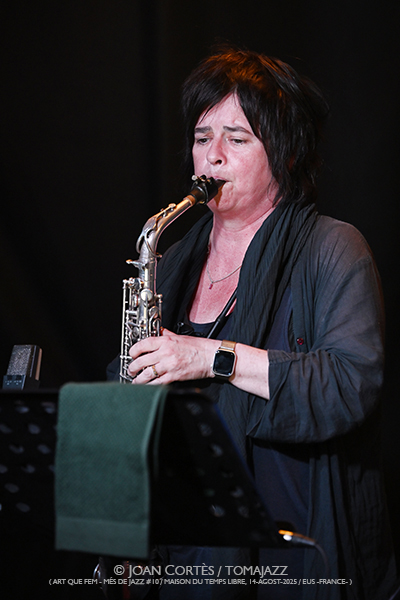 Géraldine Laurent “Looking for Mingus” (Més de Jazz #10 / Maison du Temps Libre, 2025-08-14. Eus -France-) Por Joan Cortès [Concierto de jazz] - Tomajazz - Géraldine Laurent “Looking for Mingus” actuó en Més de Jazz #10 en Maison du Temps Libre, Eus -France-, el 14 de agosto de 2025. Joan Cortès rel(tr)ata el concierto. Actuaron