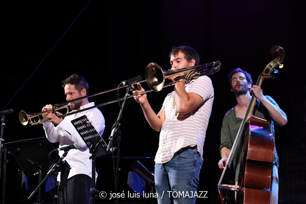 Daahoud Salim Quintet (31 Mallorca Jazz Sa Poble 2025. Parc Can Cirera Prim. Sa Pobla, Mallorca. 2025-08-05) Por José Luis Luna Rocafort [INSTANTZZ AKA Galería fotográfica AKA Fotoblog de jazz, impro… y algo más] - Tomajazz - Daahoud Salim Quintet actuó en el 31 Mallorca Jazz Sa Poble 2025. José Luis Luna Rocafort lo retrata en INSTANTZZ. Actuaron Daahoud Salim, Bruno Calvo, Tomeu Garcías, Hendrik Müller, Andreu Pitarch