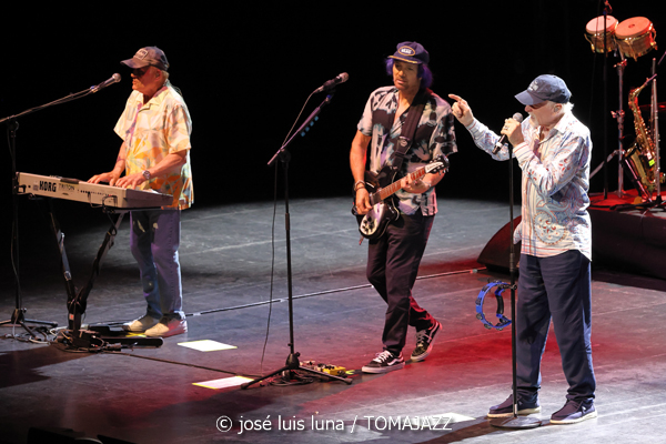 The Beach Boys (60 Festival de Jazz de San Sebastián 2025. 2025-07-23) Por José Luis Luna Rocafort [INSTANTZZ AKA Galería fotográfica AKA Fotoblog de jazz, impro… y algo más] - Tomajazz - The Beach Boys actuó en (60 Festival de Jazz de San Sebastián 2025. 2025-07-23) Por José Luis Luna Rocafort [INSTANTZZ