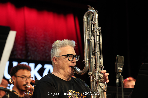 Clasijazz Big Band Orchestra: Charles Mingus Epitaph (48 Festival de Jazz de Vitoria. 2025-07-16) Por José Luis Luna Rocafort [INSTANTZZ AKA Galería fotográfica AKA Fotoblog de jazz, impro… y algo más] - Tomajazz - Clasijazz Big Band Orchestra interpretó Epitaph de Charles en el 48 Festival de Jazz de Vitoria de 2025-07-16) Por José Luis Luna Rocafort [INSTANTZZ
