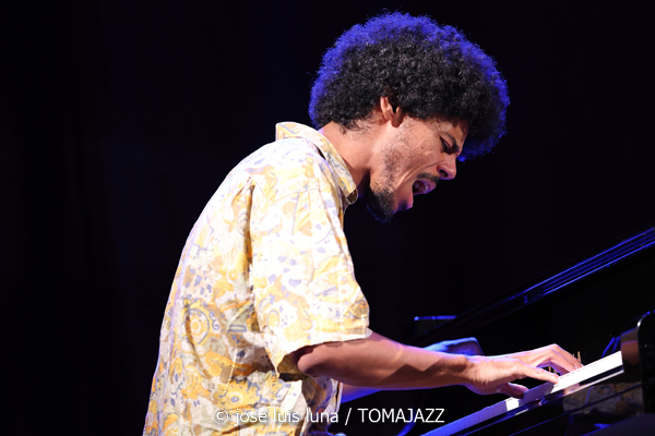 Daahoud Salim Quintet (31 Mallorca Jazz Sa Poble 2025. Parc Can Cirera Prim. Sa Pobla, Mallorca. 2025-08-05) Por José Luis Luna Rocafort [INSTANTZZ AKA Galería fotográfica AKA Fotoblog de jazz, impro… y algo más] - Tomajazz - Daahoud Salim Quintet actuó en el 31 Mallorca Jazz Sa Poble 2025. José Luis Luna Rocafort lo retrata en INSTANTZZ. Actuaron Daahoud Salim, Bruno Calvo, Tomeu Garcías, Hendrik Müller, Andreu Pitarch