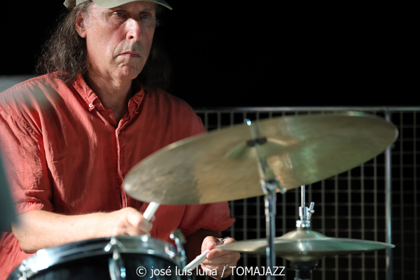 The Tenor 4tet (VII Jazz y Más. Studio Weil. Puerto de Andratx, Mallorca. 2025-07-09) Por José Luis Luna Rocafort [INSTANTZZ AKA Galería fotográfica AKA Fotoblog de jazz, impro… y algo más] - Tomajazz - The Tenor 4tet actuó en VII Jazz y Más en Puerto de Andratx, Mallorca, el 9 de julio de 2025. José Luis Luna Rocafort retrata el concierto en INSTANTZZ. Actuaron Chris Cheek, Marty Renzi, Javier Delgado, Jimmy Weinstein