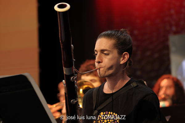 Clasijazz Big Band Orchestra: Charles Mingus Epitaph (48 Festival de Jazz de Vitoria. 2025-07-16) Por José Luis Luna Rocafort [INSTANTZZ AKA Galería fotográfica AKA Fotoblog de jazz, impro… y algo más] - Tomajazz - Clasijazz Big Band Orchestra interpretó Epitaph de Charles en el 48 Festival de Jazz de Vitoria de 2025-07-16) Por José Luis Luna Rocafort [INSTANTZZ