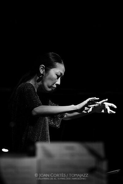 Primavera Femenina 2025 [II] Por Joan Cortès [INSTANTZZ AKA Galería fotográfica AKA Fotoblog de jazz, impro… y algo más] - Tomajazz - Segunda parte del Primavera Femenina 2025, con una selección de retratos de Joan Cortès. Con Kris Davis, Miho Hazama, Becca Stevens, Rita Payés, Irene Reig, Ingrid Laubrock, Esperanza Spalding, Aitana Rousseau, Estefanía Chamorro, Anja Lechner, Zsófia Boros, Sònia Gómez, Alba Careta, Laura Marchal, Núria Andorrà & Olga Blanco