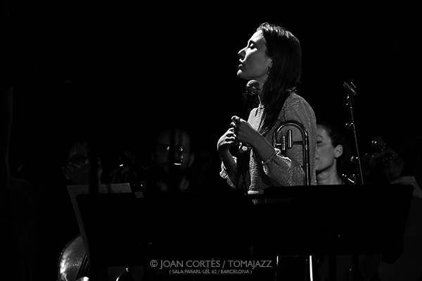 Primavera Femenina 2025 [II] Por Joan Cortès [INSTANTZZ AKA Galería fotográfica AKA Fotoblog de jazz, impro… y algo más] - Tomajazz - Segunda parte del Primavera Femenina 2025, con una selección de retratos de Joan Cortès. Con Kris Davis, Miho Hazama, Becca Stevens, Rita Payés, Irene Reig, Ingrid Laubrock, Esperanza Spalding, Aitana Rousseau, Estefanía Chamorro, Anja Lechner, Zsófia Boros, Sònia Gómez, Alba Careta, Laura Marchal, Núria Andorrà & Olga Blanco