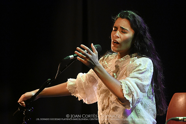 Laura Marchal & Víctor Franco (El Dorado sfb-Centre Cívic Parc Sandaru, 2025-06-12. Barcelona) Por Joan Cortès [Flamencuras AKA INSTANTZZ AKA Galería fotográfica AKA Fotoblog de jazz, impro… y algo más] - Tomajazz - Laura Marchal & Víctor Franco actuaron en El Dorado sfb de Barcelona el 12 de junio de 2025. Joan Cortès los retrata en las Flamencuras de INSTANTZZ